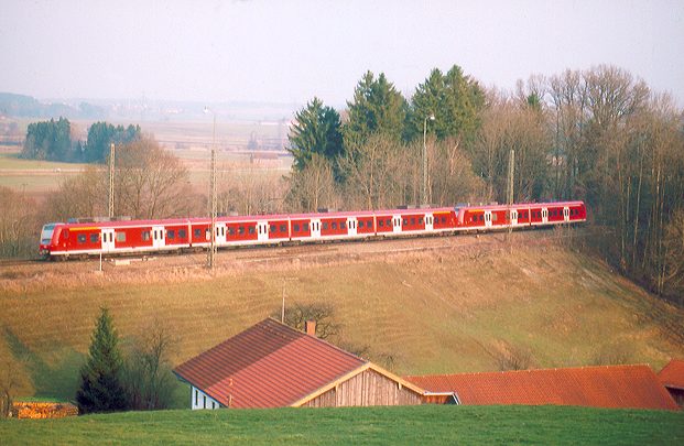 Regionalbahn bei Aßling